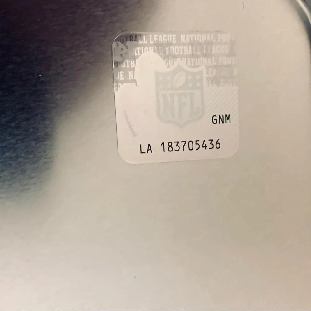 NFL OFFICIALLY LICENSED Eagles 2014 Season Tin Box with hologram NWT COLLECTIBLE